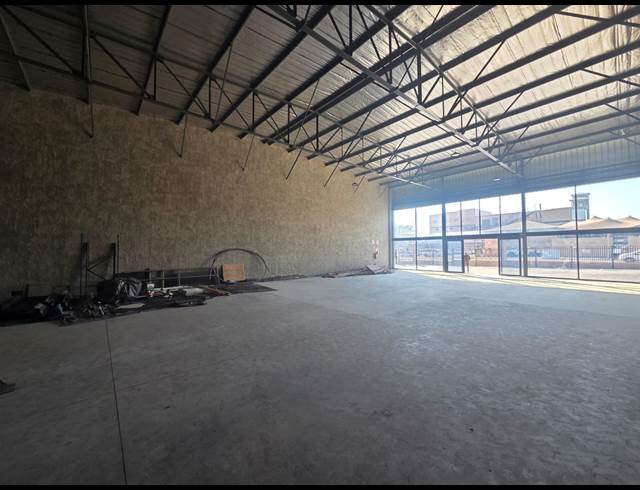 385M² WAREHOUSE TO LET IN MONTANA