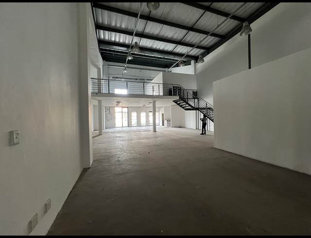 209M² WAREHOUSE TO LET IN HIGHVELD