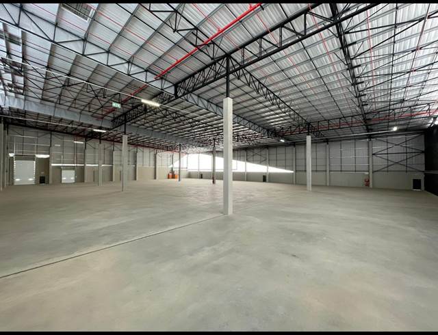 4,883M² WAREHOUSE TO LET IN WATERFALL