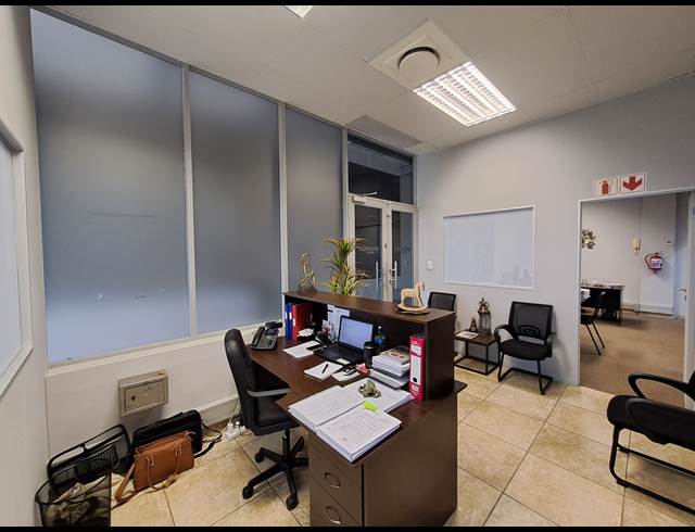 77M² OFFICE RENTED IN BALLITO CENTRAL