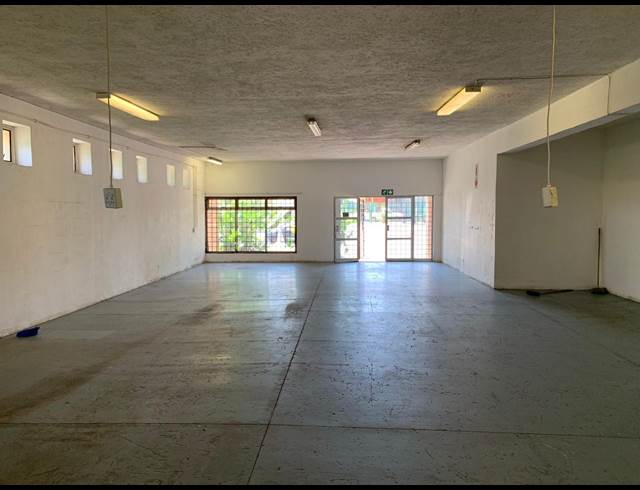 160M² WAREHOUSE TO LET IN FONTAINEBLEAU