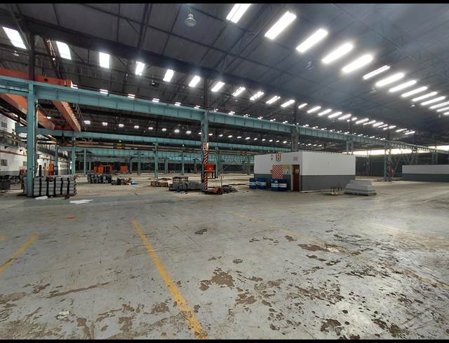 12,000M² FACTORY TO LET IN CLAYVILLE