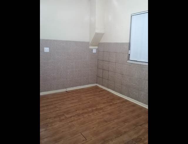 1 bed property to rent in WANNENBURGHOOGTE