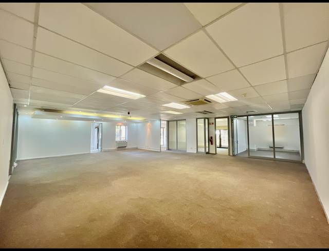 529M² OFFICE TO LET IN BRYANSTON