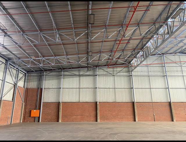 9,800M² WAREHOUSE TO LET IN POMONA