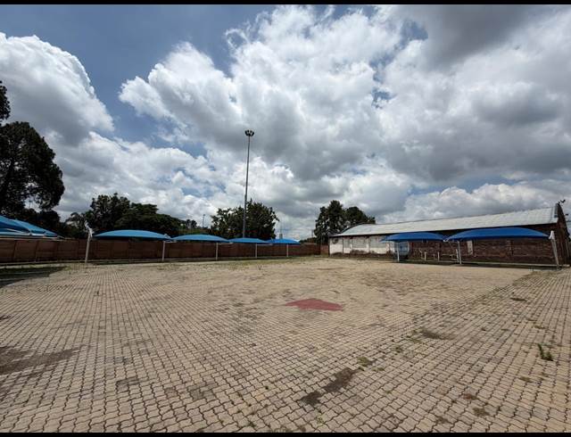 4,056M² WAREHOUSE TO LET IN CLAYVILLE