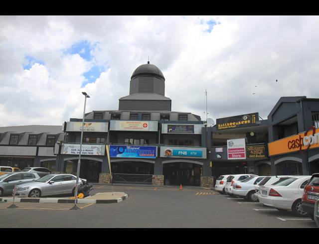 1M² RETAIL TO LET IN SUNNINGHILL