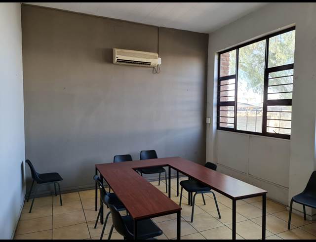 450M² OFFICE TO LET IN WADEVILLE