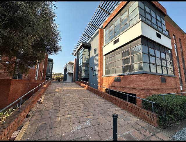 154.50M² OFFICE TO LET IN ECO PARK ESTATE