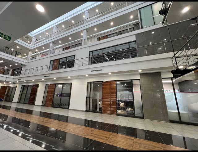 186.30M² OFFICE TO LET IN HIGHVELD