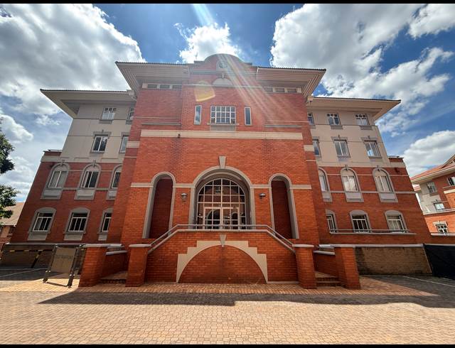 562M² OFFICE TO LET IN HOUGHTON ESTATE