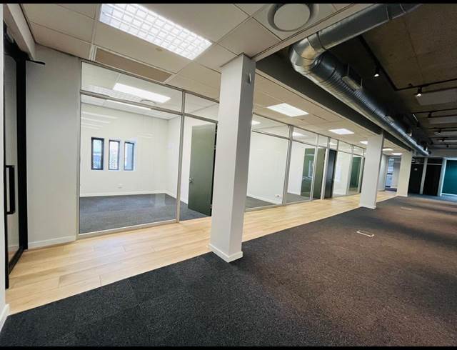 631M² OFFICE TO LET IN FOURWAYS