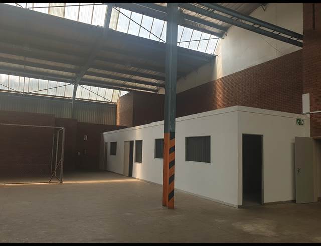 3,006M² WAREHOUSE TO LET IN SUNNYROCK