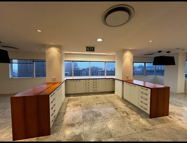 1,010M² OFFICE TO LET IN CAPE TOWN CITY CENTRE