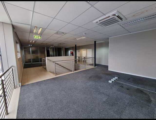 8,470M² WAREHOUSE TO LET IN LINBRO PARK