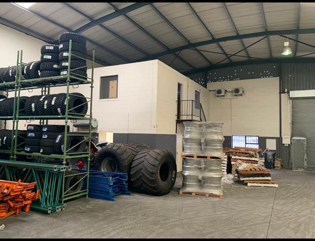345M² WAREHOUSE TO LET IN BELLVILLE SOUTH