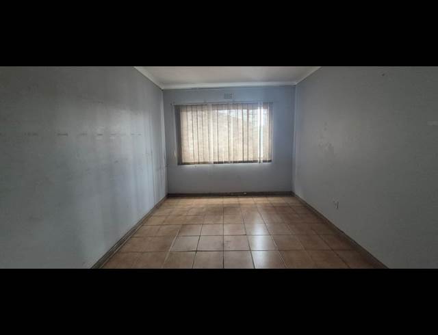 627M² WAREHOUSE TO LET IN ANDERBOLT