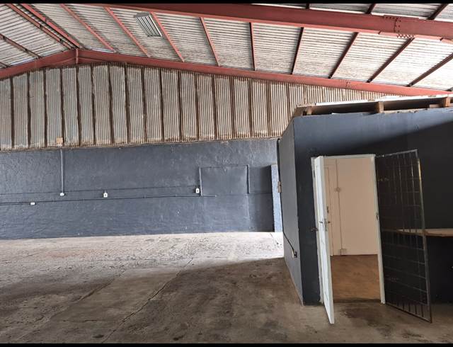 480M² WAREHOUSE TO LET IN GLEN ANIL
