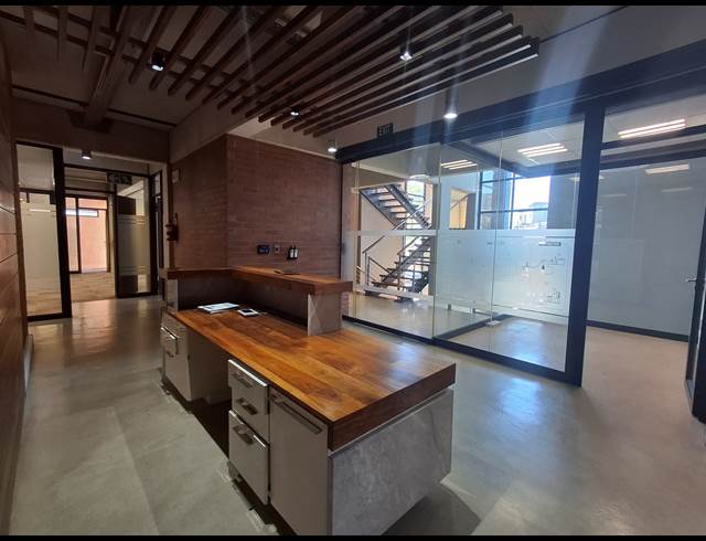 678M² OFFICE TO LET IN BEACON BAY
