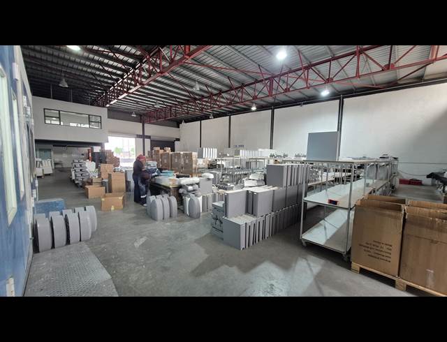 900M² FACTORY TO LET IN APEX