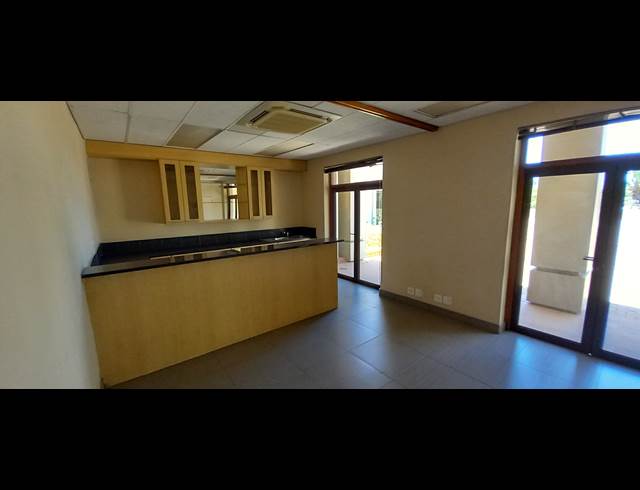 2,222M² OFFICE TO LET IN EDENBURG