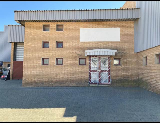 240M² WAREHOUSE TO LET IN DRIEHOEK