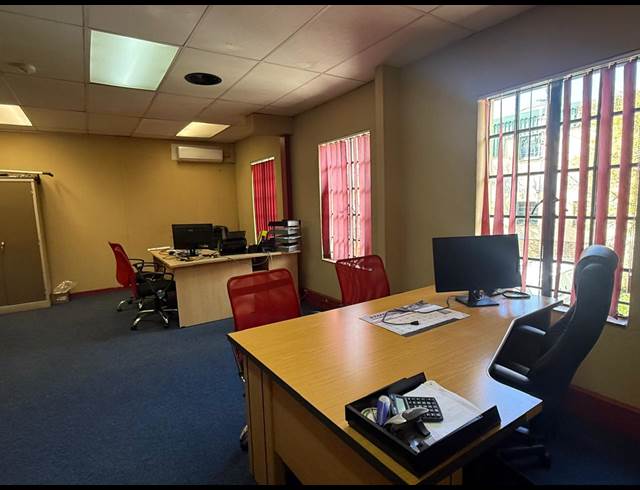 300M² WAREHOUSE TO LET IN HALFWAY HOUSE
