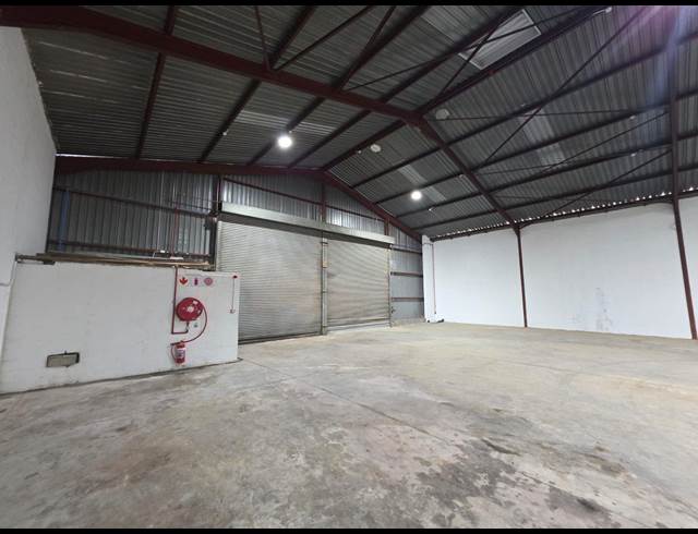 600M² WAREHOUSE TO LET IN STRAND CENTRAL