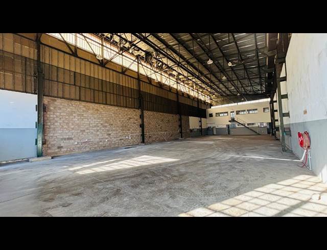 656M² WAREHOUSE TO LET IN LEA GLEN