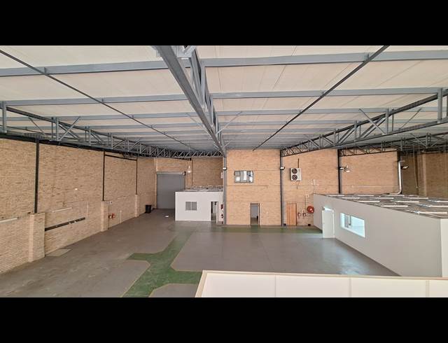 963M² WAREHOUSE TO LET IN NORTH RIDING