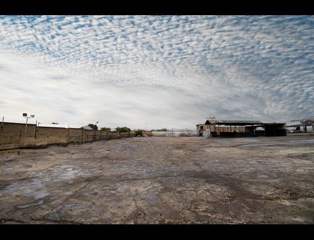 1,500M² INDUSTRIAL YARD TO LET IN COMMERCIA