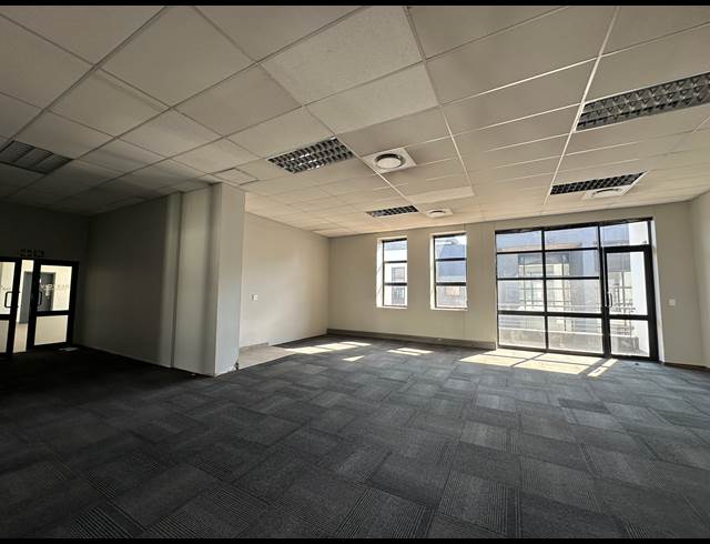 133M² OFFICE TO LET IN HIGHVELD TECHNOPARK