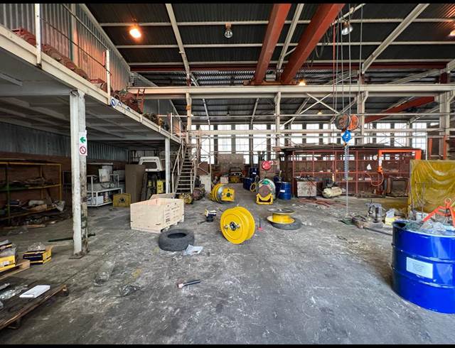 1,500M² WAREHOUSE TO LET IN DRIEHOEK