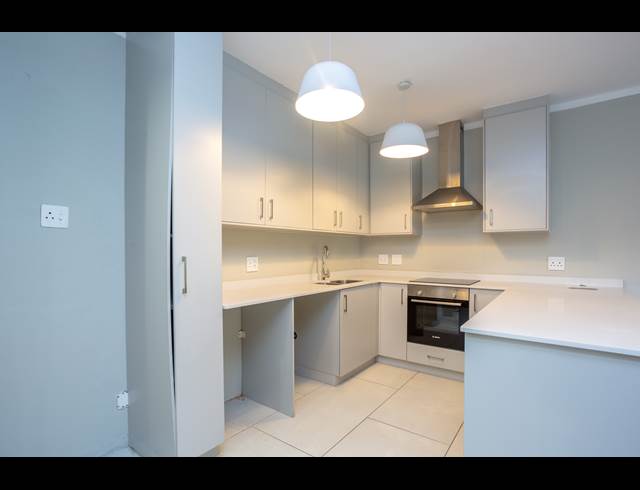 3 BEDROOM APARTMENT RENTED IN RONDEBOSCH