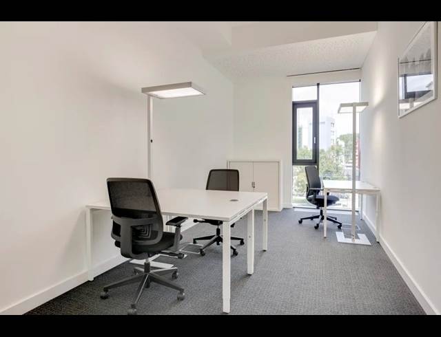6M² OFFICE TO LET IN MIDDELBURG CENTRAL