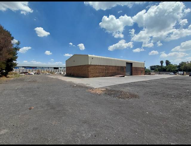 500M² WAREHOUSE TO LET IN POMONA