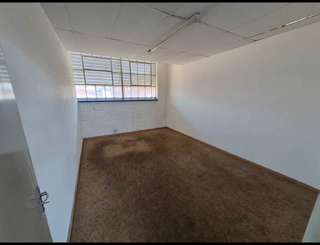 900M² WAREHOUSE TO LET IN BENROSE