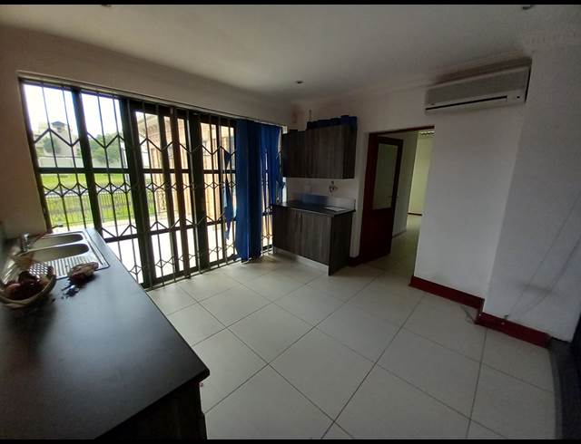 206M² OFFICE TO LET IN BRYANSTON