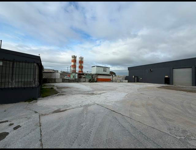 425M² WAREHOUSE TO LET IN WETTON