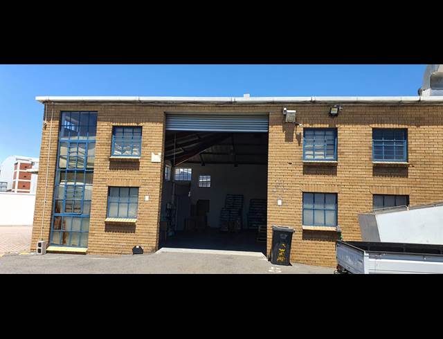 425M² WAREHOUSE TO LET IN AIRPORT INDUSTRIA