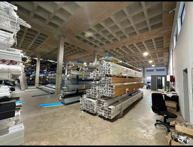 1,545.70M² WAREHOUSE TO LET IN COSMO BUSINESS PARK