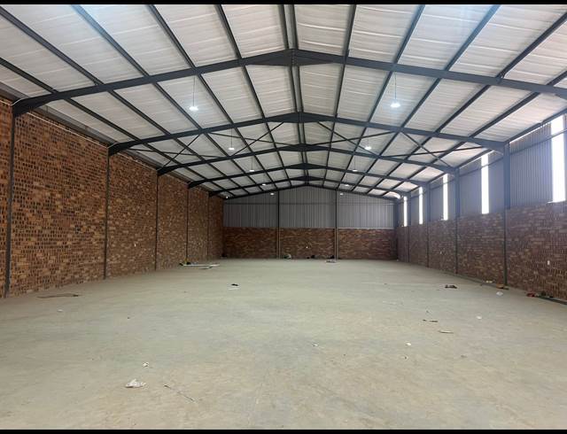 816M² WAREHOUSE TO LET IN THETA