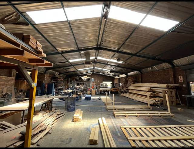 650M² WAREHOUSE TO LET IN DAGGAFONTEIN