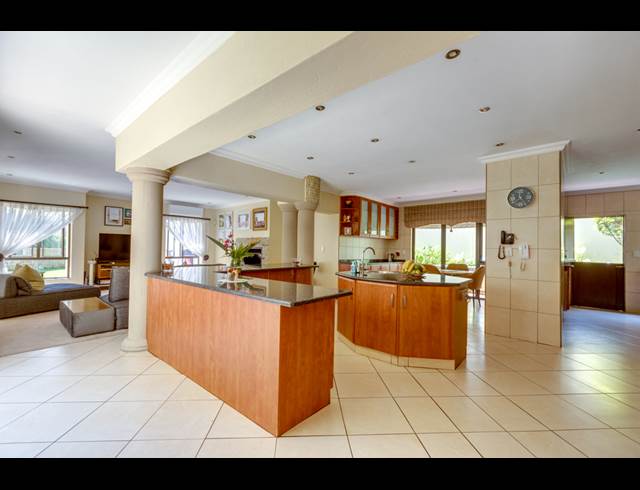 7 BEDROOM PROPERTY TO RENT IN DAINFERN GOLF ESTATE