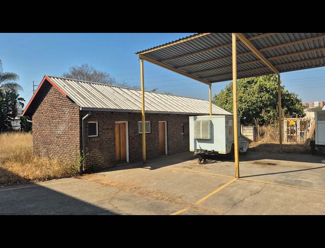3,204M² WAREHOUSE TO LET IN VINTONIA