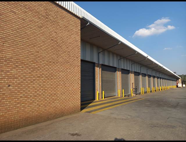 2,200M² WAREHOUSE TO LET IN POMONA