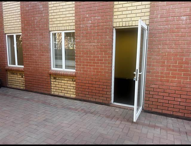 105M² BUILDING TO LET IN FOURWAYS