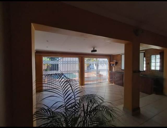 3 BEDROOM PROPERTY TO RENT IN GLEN MARAIS