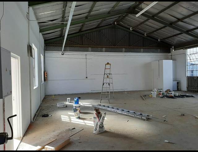 168M² WAREHOUSE TO LET IN WADEVILLE