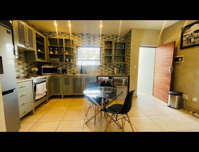 2 BEDROOM TOWNHOUSE RENTED IN HATFIELD